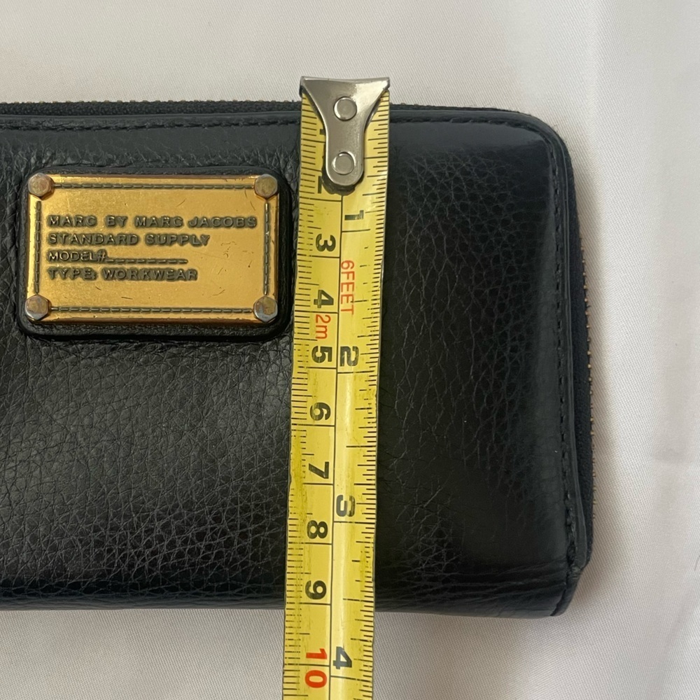 Marc by Marc Jacobs Black Leather Zip Around Wristlet with Gold Hardware - Picture 7 of 7